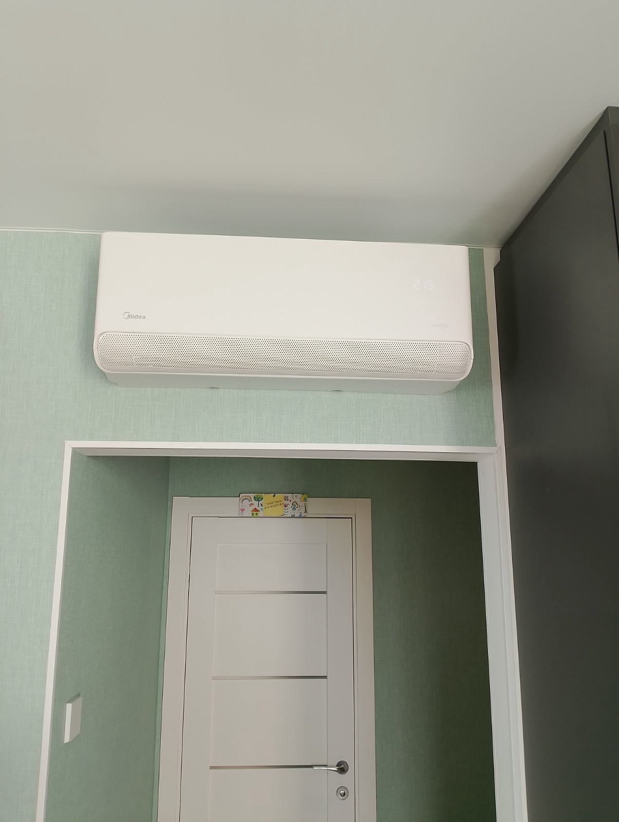 Midea Breezeless — спальня